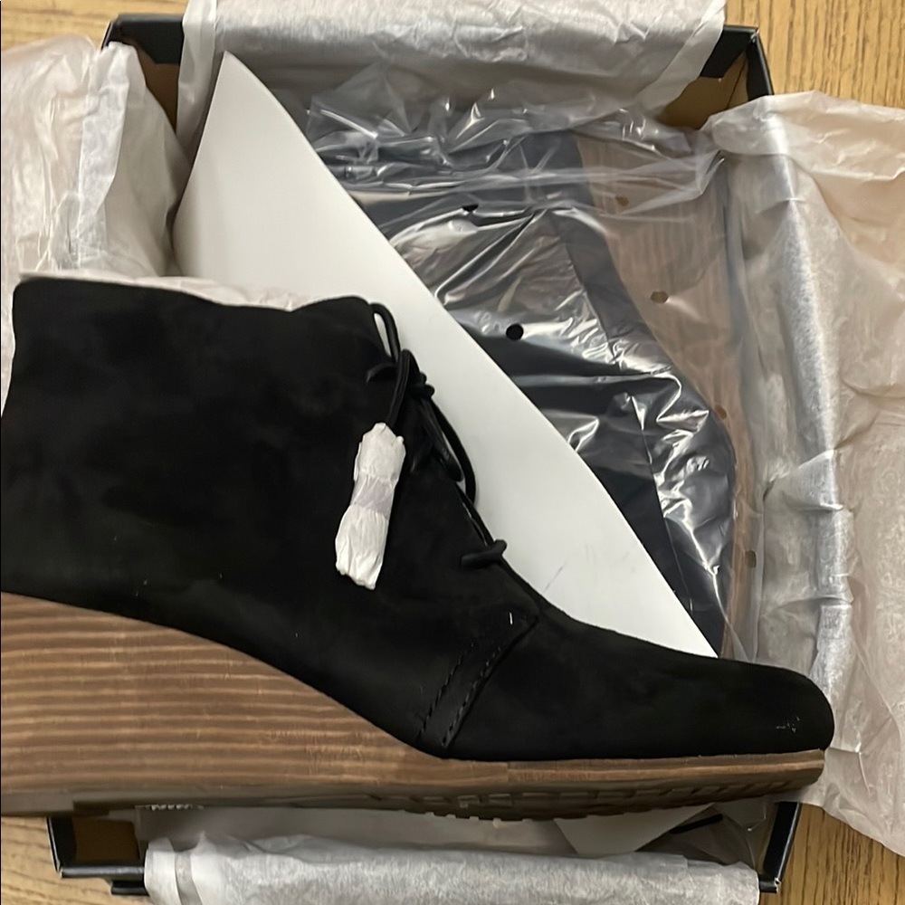Dr. Scholl’s Black Suede Wedge Booties NWT